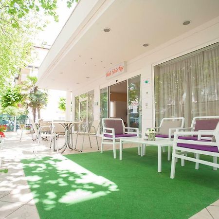 Villa Silvie Rose Чезенатико Экстерьер фото