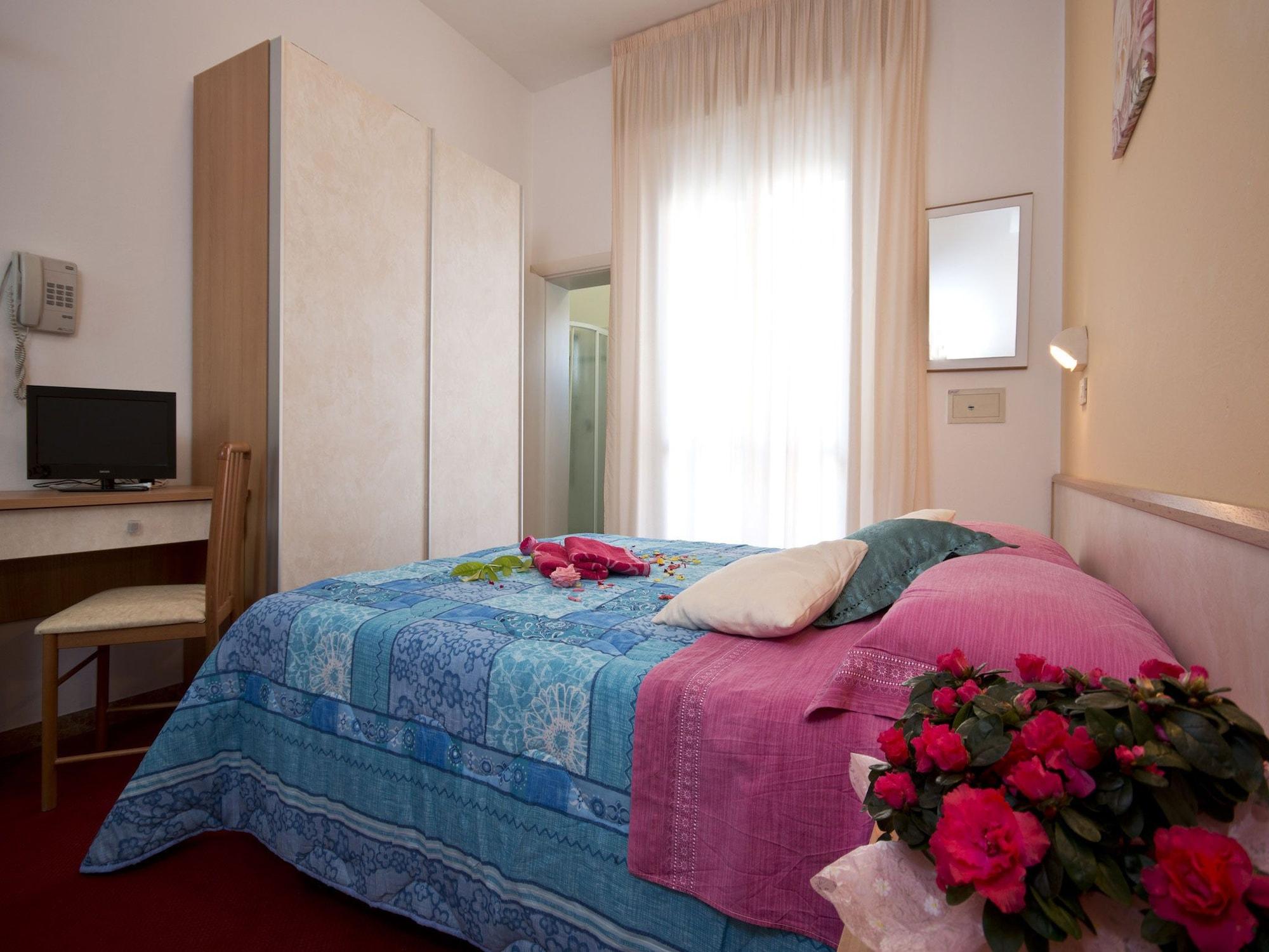 Villa Silvie Rose Чезенатико Экстерьер фото