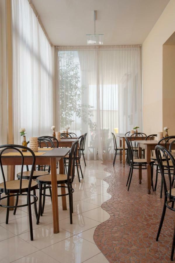 Villa Silvie Rose Чезенатико Экстерьер фото